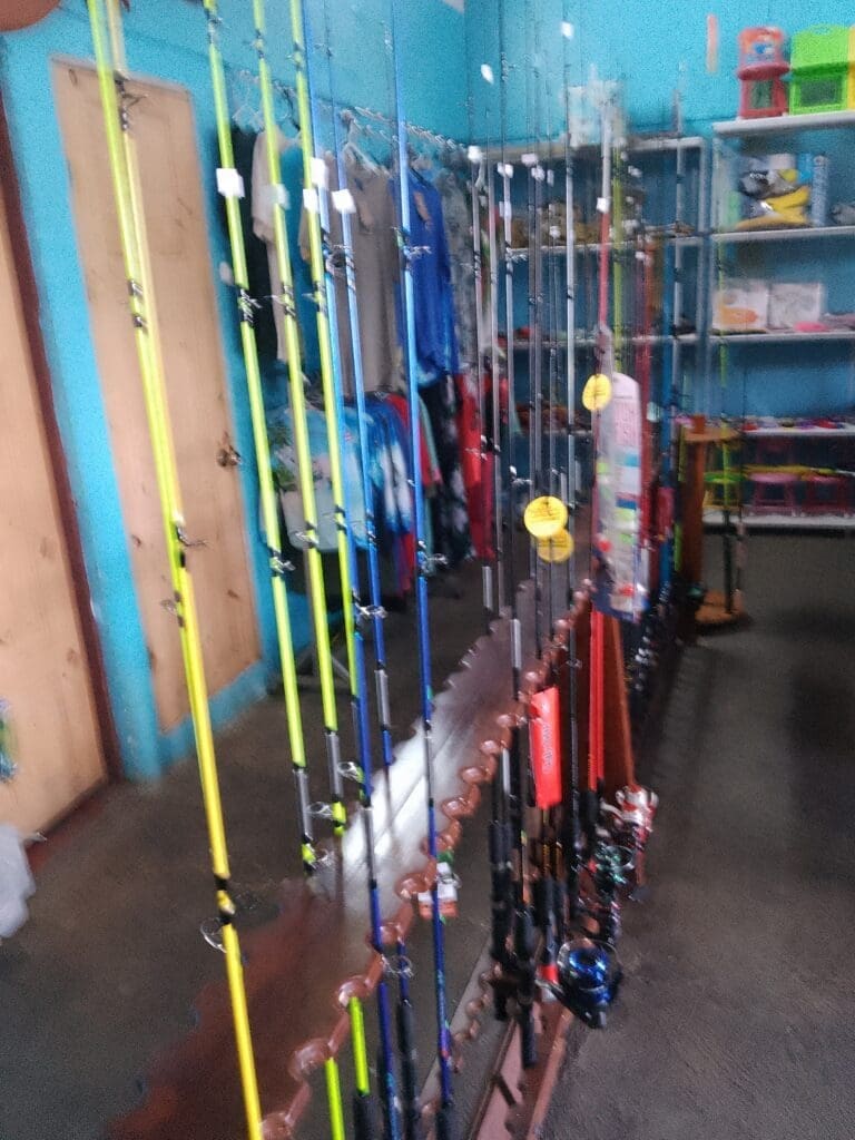 rooster fishing store puerto jimenez